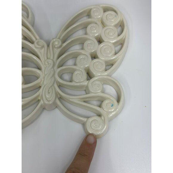 Set of 4 Vintage HOMCO Butterfly Wall Plaques White Swirl Plastic MCM Decor 5.5" - Picture 7 of 7